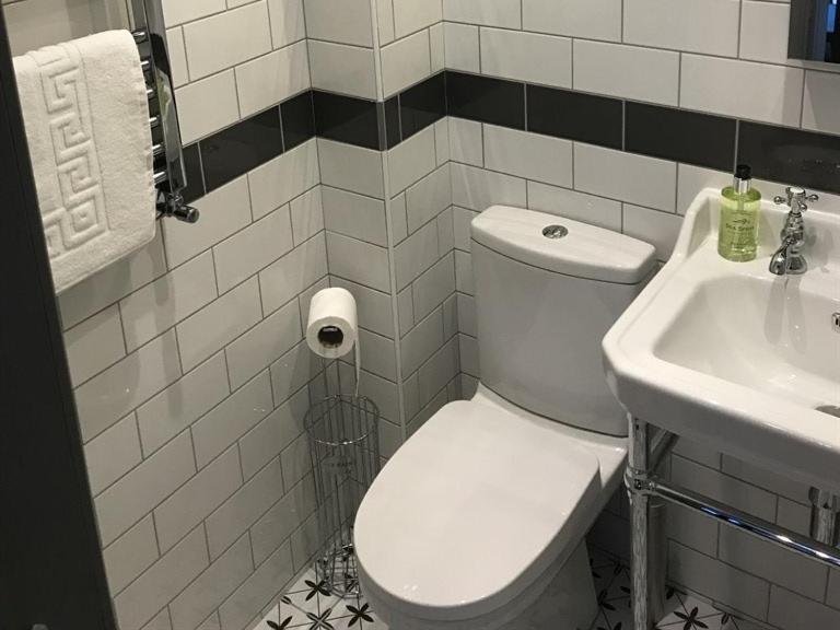 Отель No.16 Сихем Экстерьер фото Bathroom