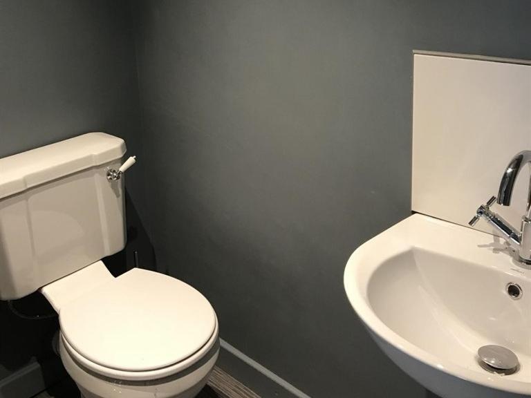 Отель No.16 Сихем Номер фото A modern toilet and sink