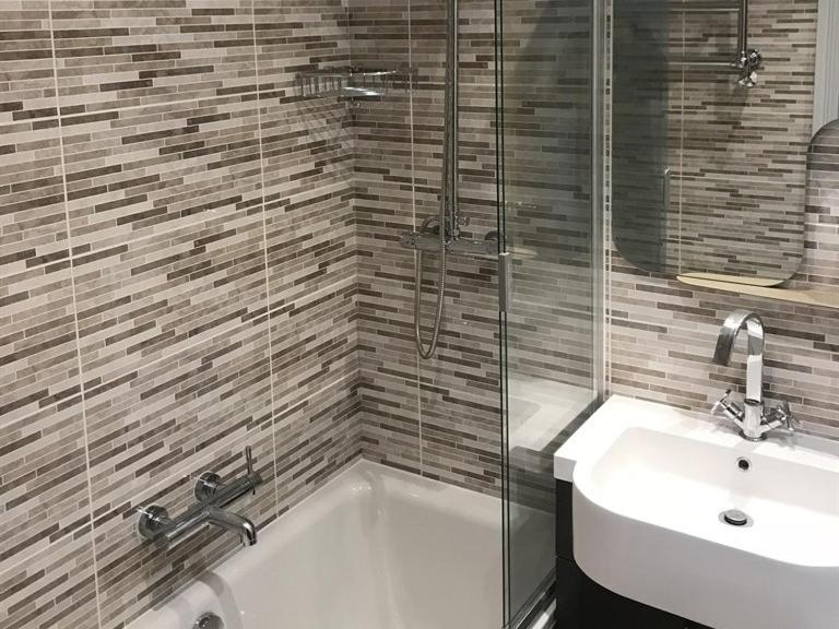 Отель No.16 Сихем Номер фото Bathroom with shower enclosure