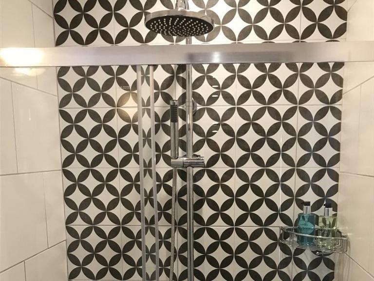 Отель No.16 Сихем Номер фото A shower