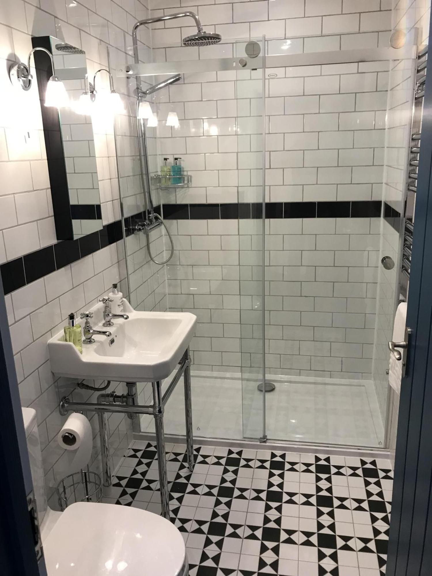 Отель No.16 Сихем Номер фото A shower cubicle